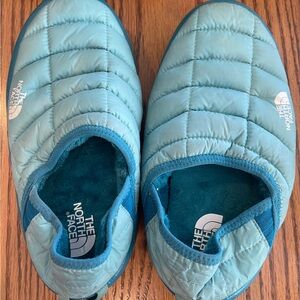 The North Face Teal Plush Thermoball Slip-Ins Sz 8